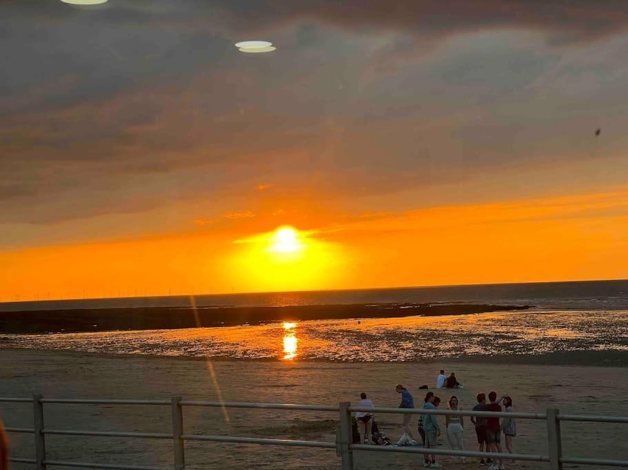 Cosy Coach House Garden Apartment By The Sea, Own Entrance Door, Garden Terrace With Exclusive Rear Door Access & Free Reserved Parking Space Only 2 Mtrs From Your Apt Door! Early Checkin From 3Pm And Late Check Out Till 11Am Available! Broadstairs Buitenkant foto